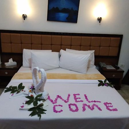 Dolphin Hotel El Qoseir Bagian luar foto