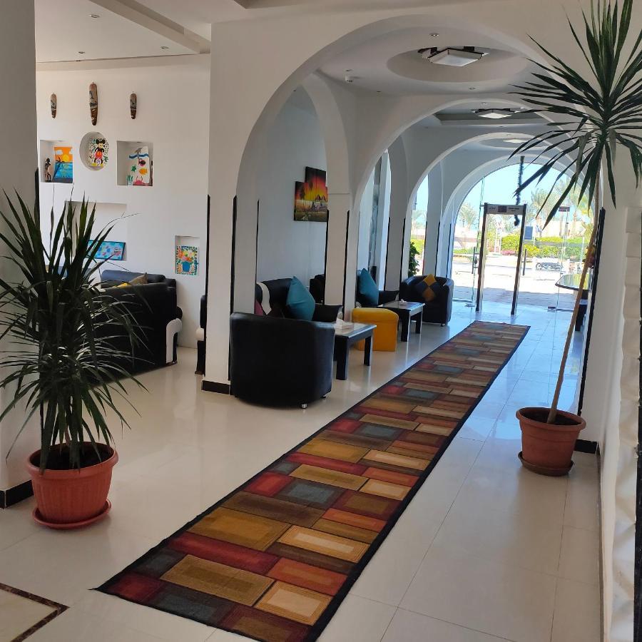 Dolphin Hotel El Qoseir Bagian luar foto