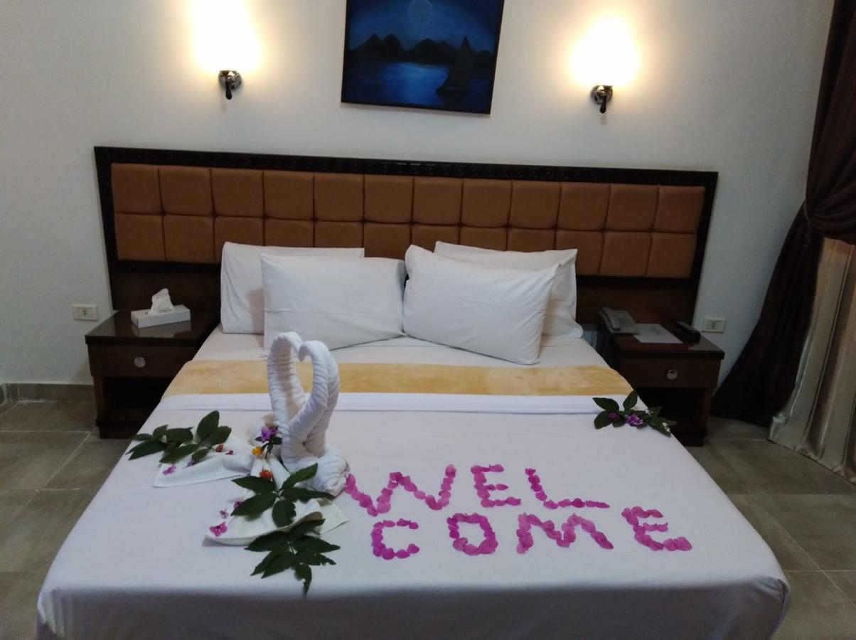 Dolphin Hotel El Qoseir Bagian luar foto