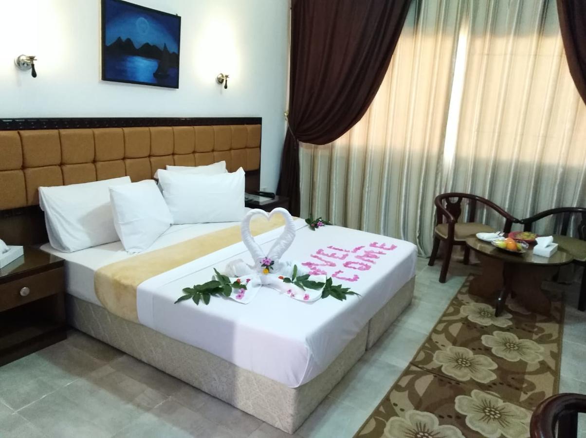 Dolphin Hotel El Qoseir Bagian luar foto